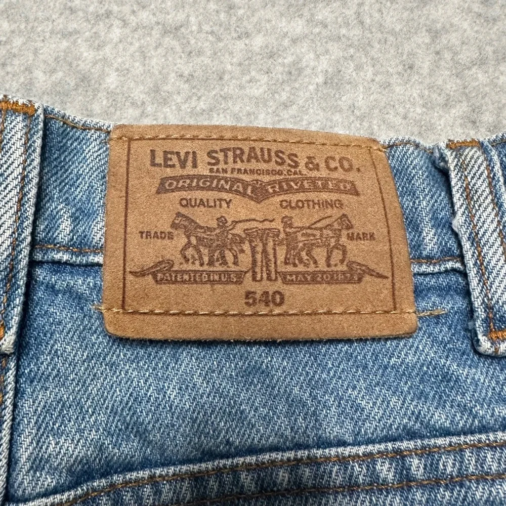 Levis 540 Mens Jeans 36x30 Vintage Made USA Relaxed Fit Leather Tab 40540-0214